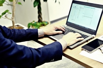 受託開発 — FACTLINK